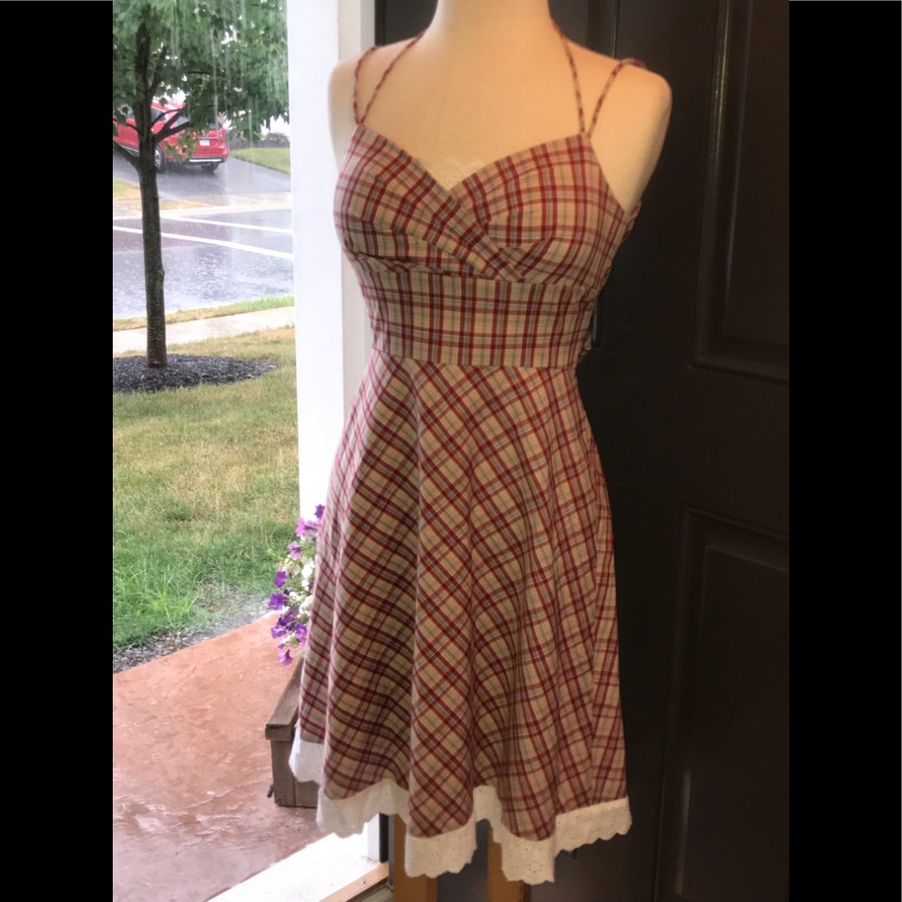 OC by Oleg Cassini Flirty Dress sz 4 eyelet Lace